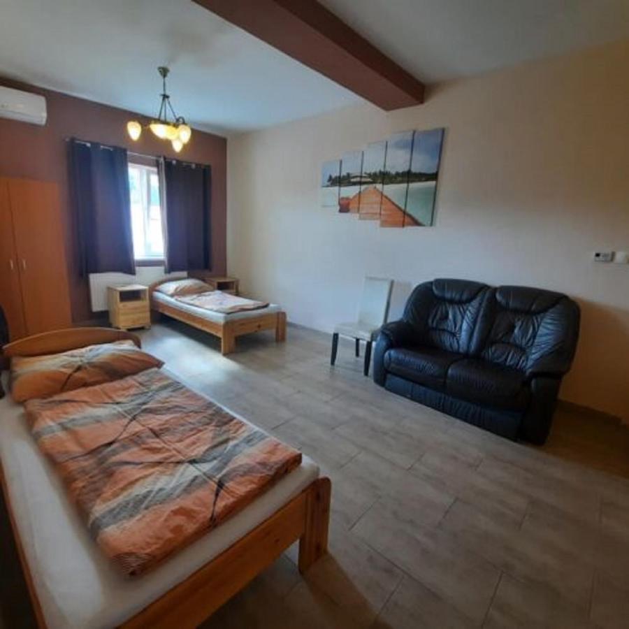 Ikszt Vendeghaz Hotel Davod Exterior photo