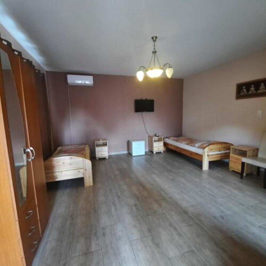 Ikszt Vendeghaz Hotel Davod Exterior photo